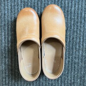 Honey Distressed Dansko Professional Clog